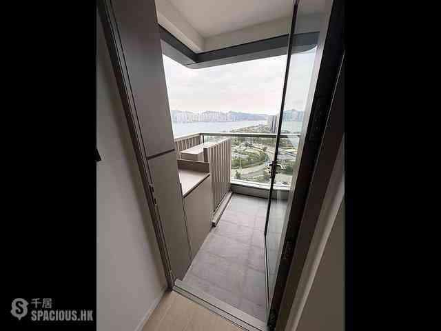 Quarry Bay - Finnie 02