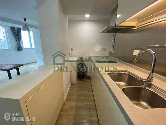 Sai Ying Pun - Sun Luen Building 07