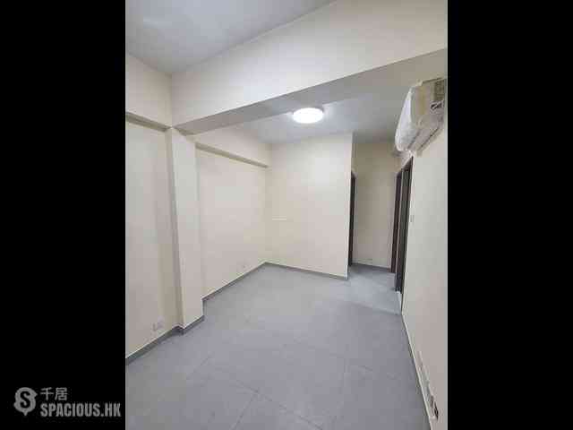 Wan Chai - Lok Yau Building 02