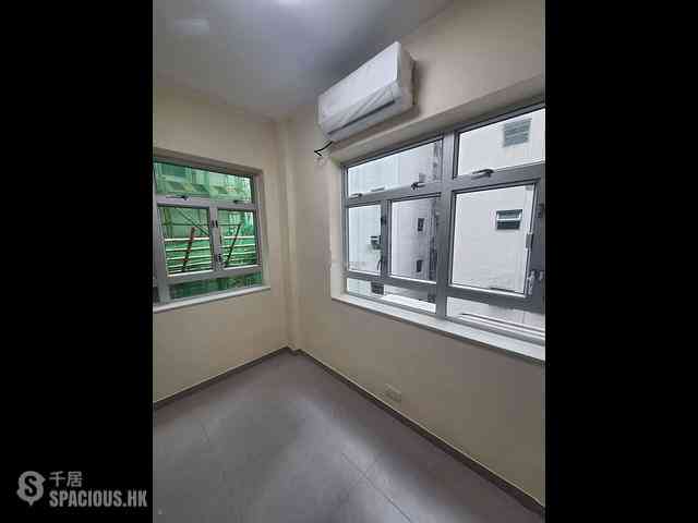 Wan Chai - Lok Yau Building 04