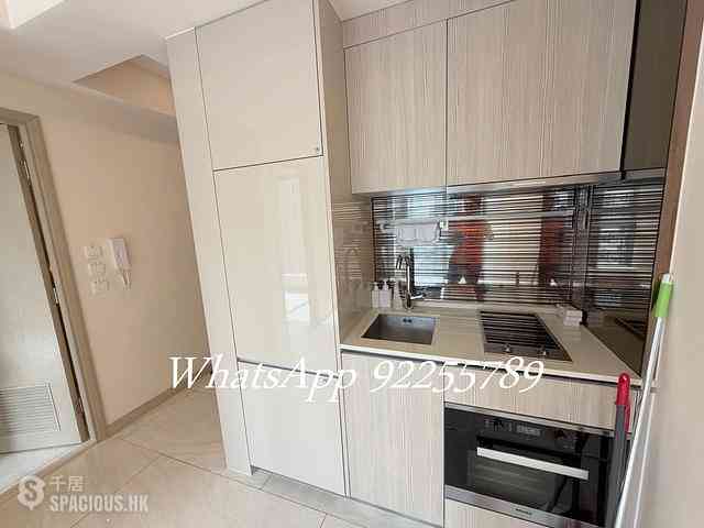 Sai Ying Pun - King's Hill 04