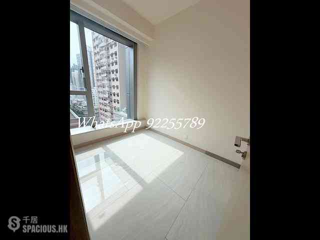 Sai Ying Pun - King's Hill 05