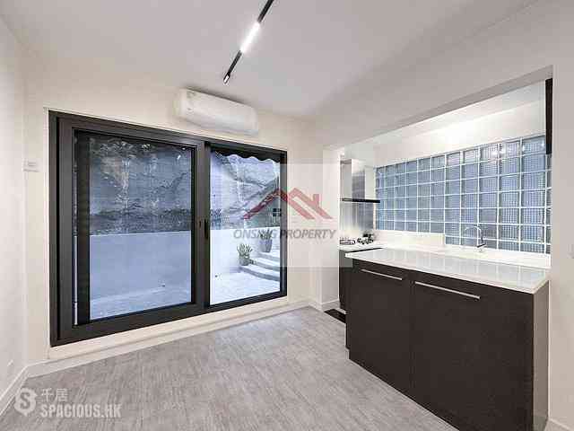 Happy Valley - Village Court 03