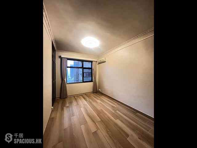 Mid Levels West - Parkway Court Block B 03