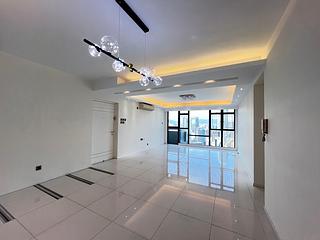 Mid Levels Central - The Grand Panorama Block 4 06