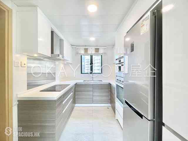 Happy Valley - Caroline Garden 07