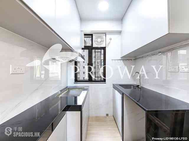 Mid Levels Central - On Fung Building 08