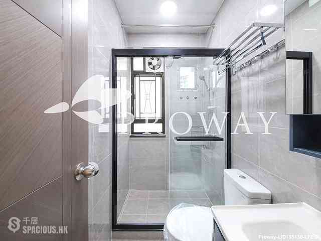 Mid Levels Central - On Fung Building 09