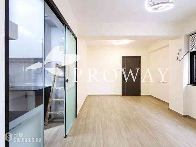 Mid Levels Central - On Fung Building 03