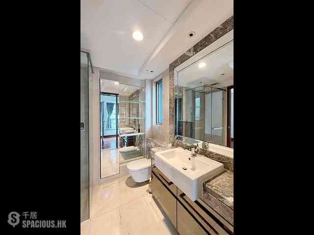Wan Chai - The Avenue Phase 1 Block 5 01