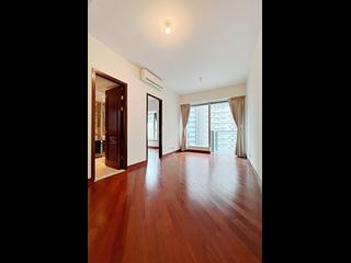 Wan Chai - The Avenue Phase 1 Block 5 02