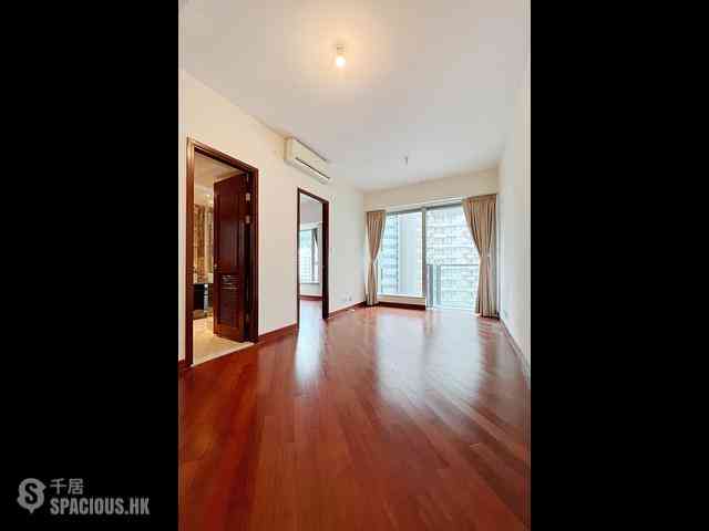 Wan Chai - The Avenue Phase 1 Block 5 02