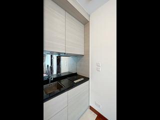 Wan Chai - The Avenue Phase 1 Block 5 03