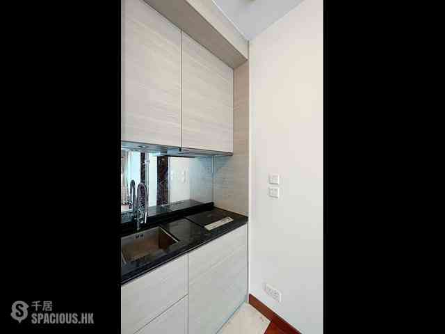 Wan Chai - The Avenue Phase 1 Block 5 03