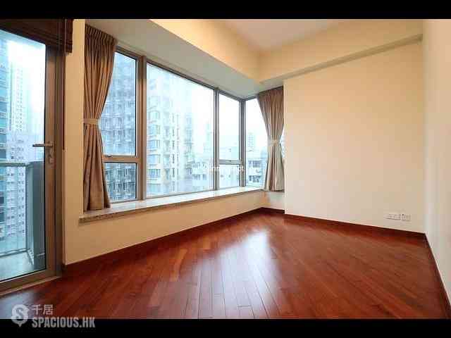 Wan Chai - The Avenue Phase 2 04