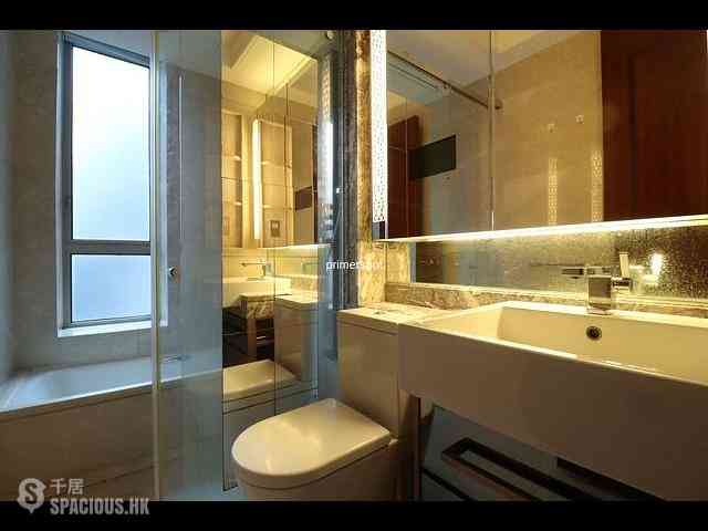 Wan Chai - The Avenue Phase 2 06