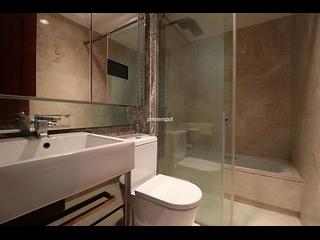 Wan Chai - The Avenue Phase 2 09