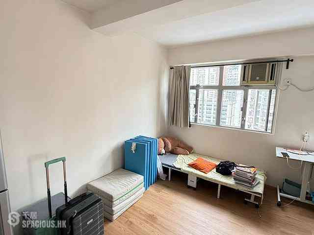 Sai Ying Pun - Tung Cheung Building 03