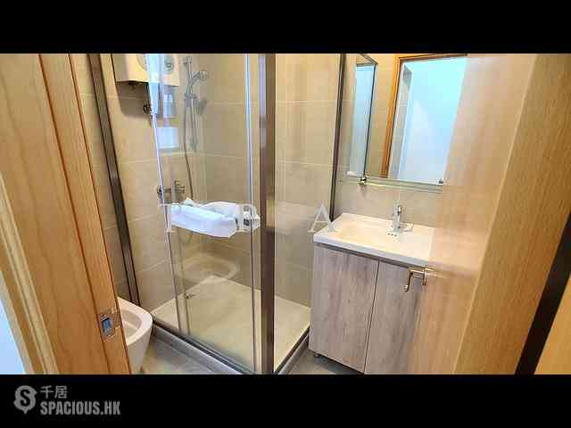 Quarry Bay - Elegance House 11