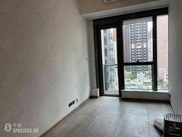Sai Ying Pun - Two・Artlane 04