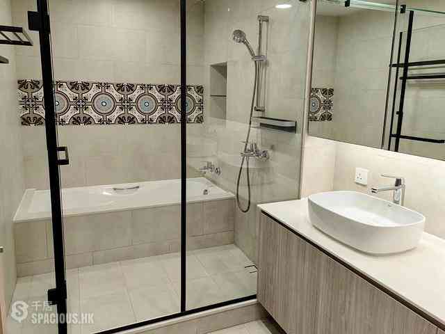 Mid Levels Central - Clovelly Court Block 1 05
