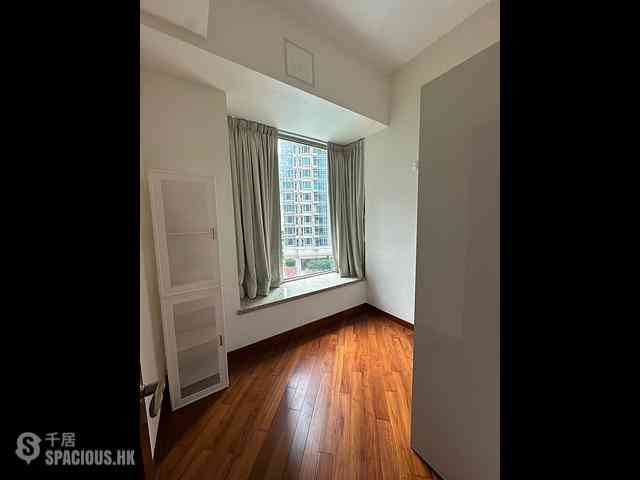 Wan Chai - The Avenue 03
