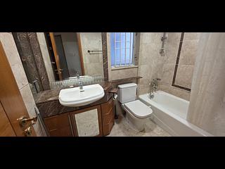 Hung Hom - Laguna Verde Phase 3 Costa Del Sol Block 12A 06