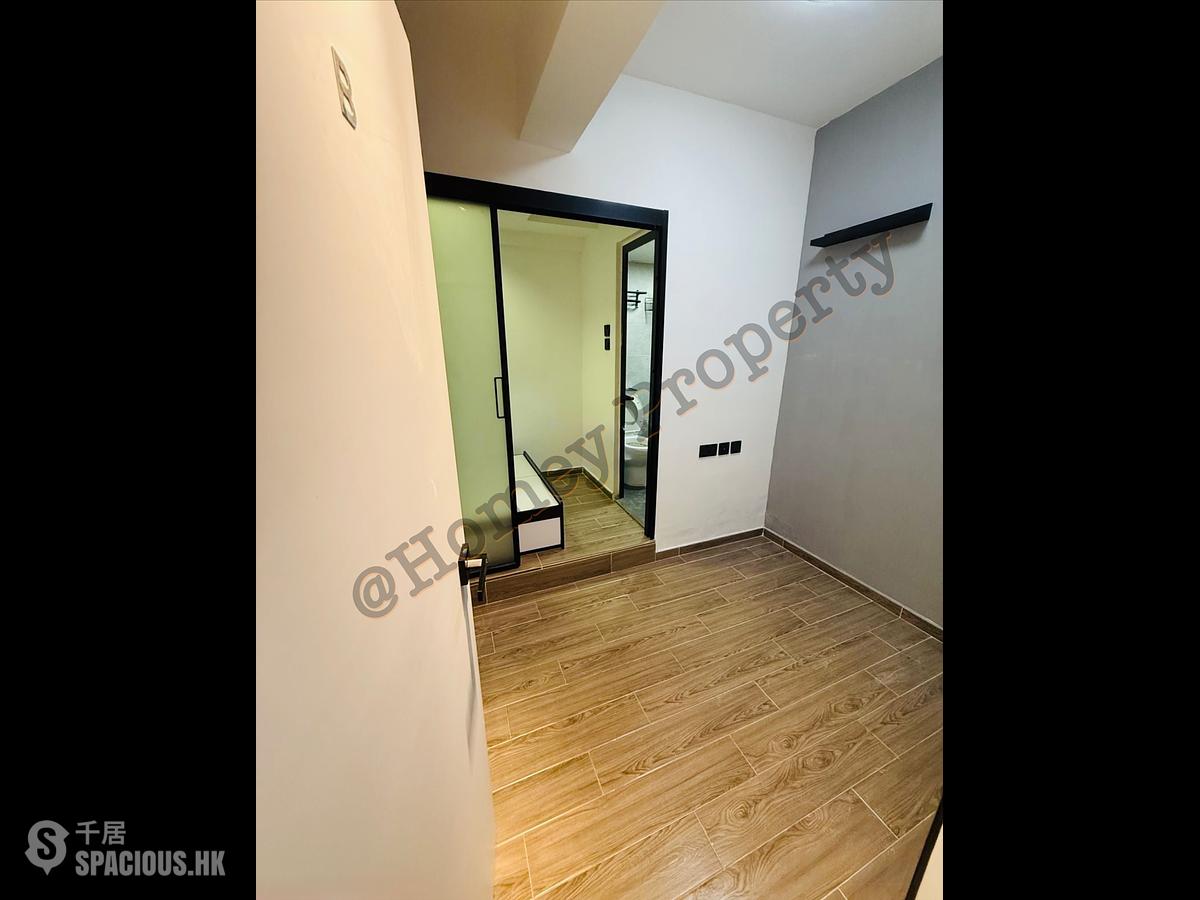 Mong Kok - Yuen Fat Building 01