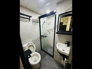 Mong Kok - Yuen Fat Building 10