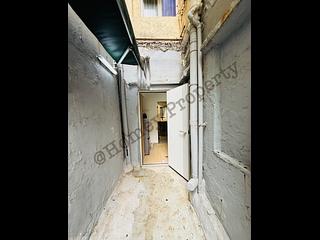 Sham Shui Po - Ming Tak Building 03