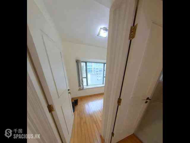 Sheung Wan - Queen's Terrace Block 2 05