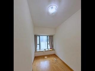 Sheung Wan - Queen's Terrace Block 2 08