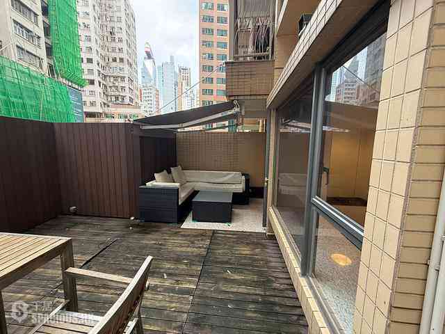 Wan Chai - The Morrison 02