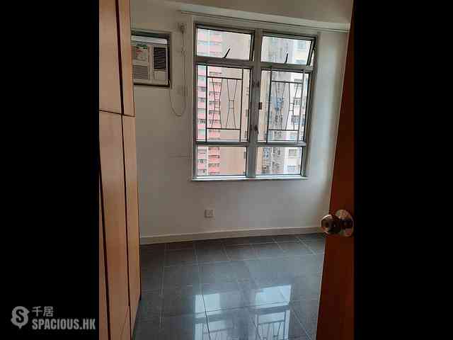 Sai Ying Pun - Yuk Ming Towers Block 2 03