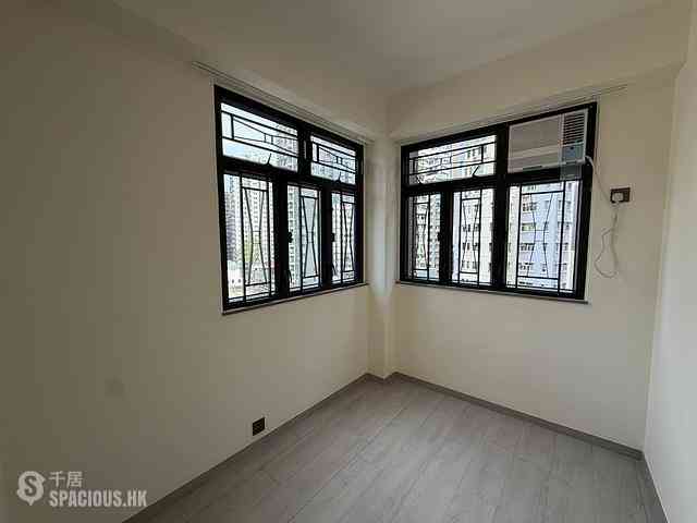 Sai Ying Pun - Fu Moon Building 07