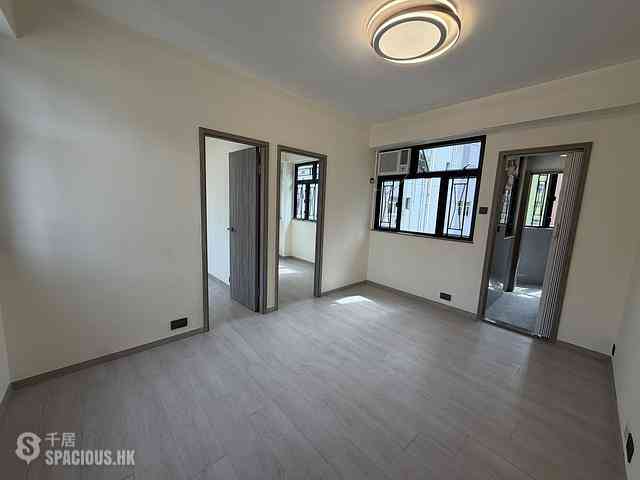 Sai Ying Pun - Fu Moon Building 01
