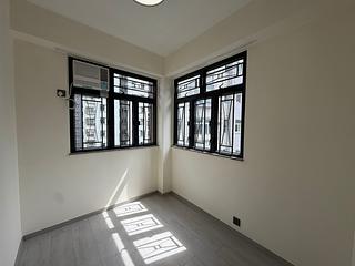 Sai Ying Pun - Fu Moon Building 04