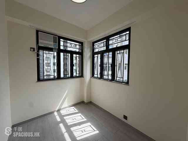 Sai Ying Pun - Fu Moon Building 04
