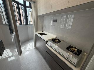 Sai Ying Pun - Fu Moon Building 06