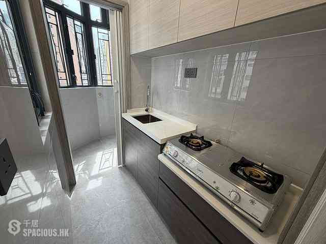 Sai Ying Pun - Fu Moon Building 06