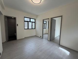 Sai Ying Pun - Fu Moon Building 03