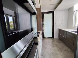 Stanley - Redhill Peninsula Site A (Phase 4) 11