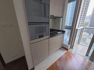 Wan Chai - The Avenue Phase 2 04