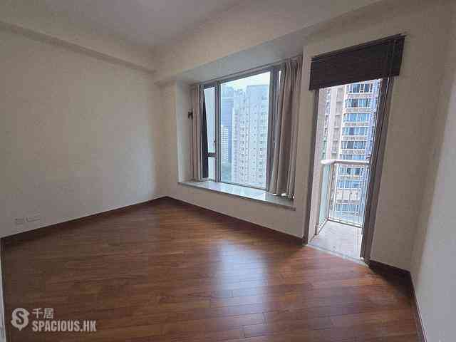 Wan Chai - The Avenue Phase 2 12