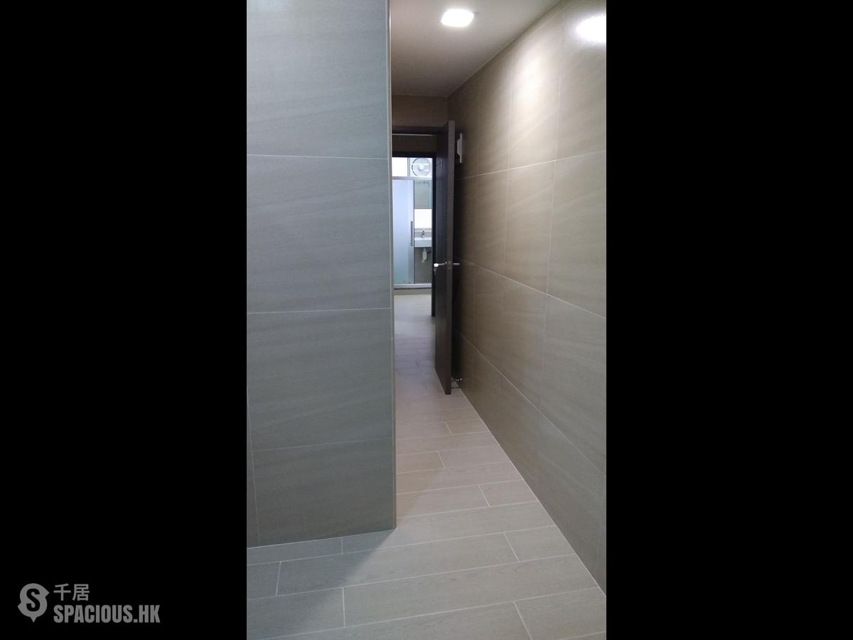 Sai Ying Pun - Luen Tak Building 01