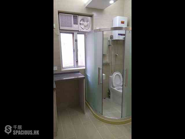 Sai Ying Pun - Luen Tak Building 02