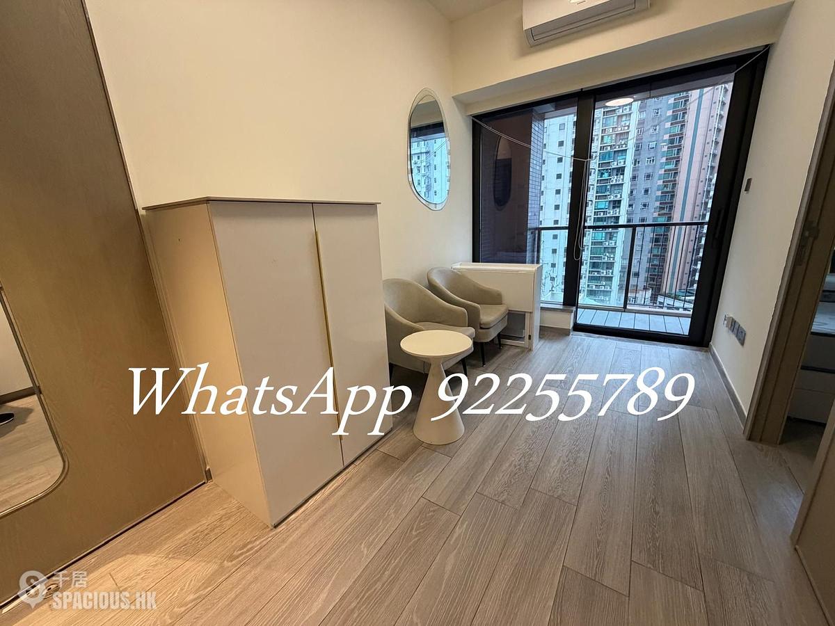 Sai Ying Pun - The Queens 01