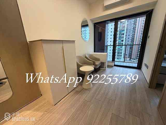 Sai Ying Pun - The Queens 01