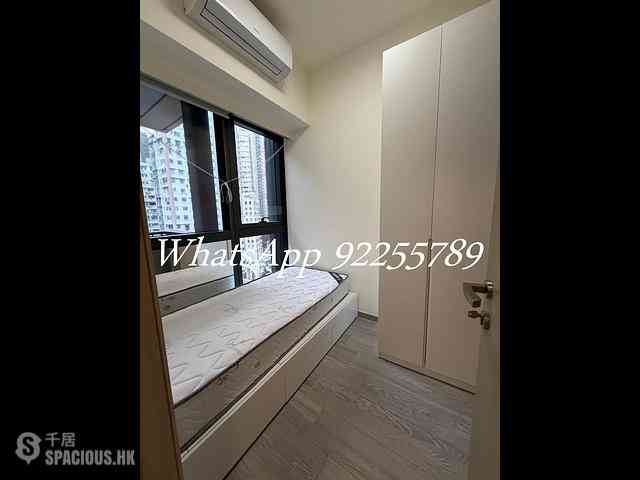 Sai Ying Pun - The Queens 04