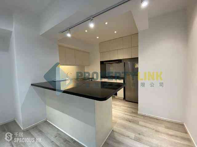 Soho - Caravan Court 03